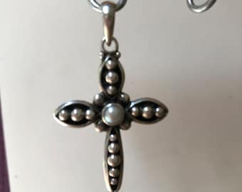 Silpade Sterling silver cross pendant with Pearl Center / hanger   / vintage / gift / handmade