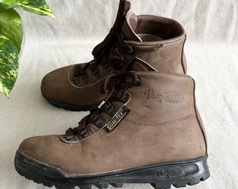 Vintage Vasque Hiking Boot Womens 7.5-8 Leather Gore-Tex Mountain Trail Vasque Vintage Hiking Boots Women 7 M Leather Trail  main image 3