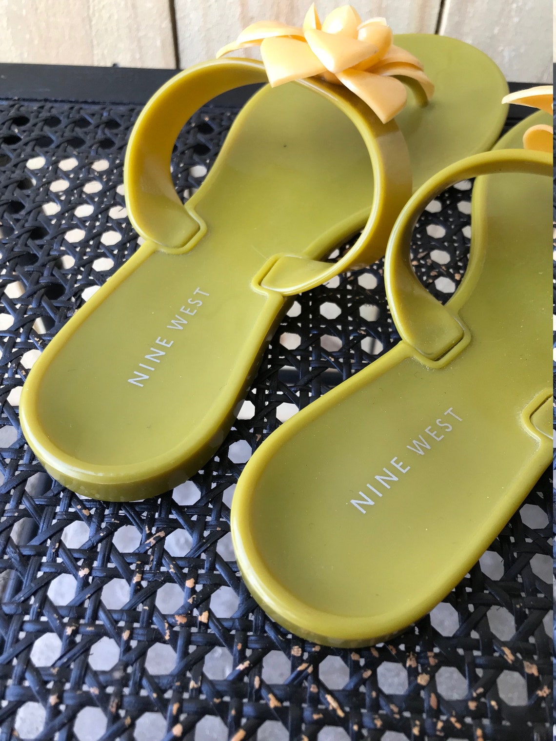 jelly sandals 2000s