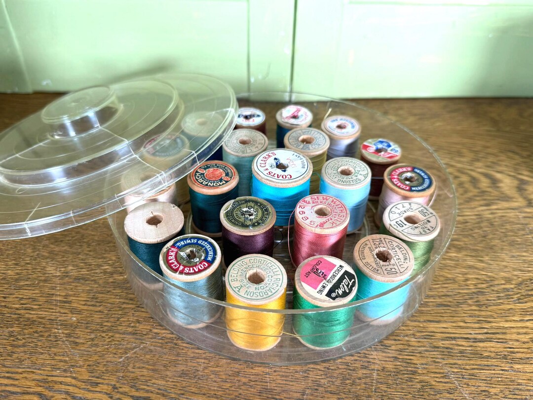Vintage Tidy Thread Box With 21 Vintage Wooden Thread Spools - Thread ...