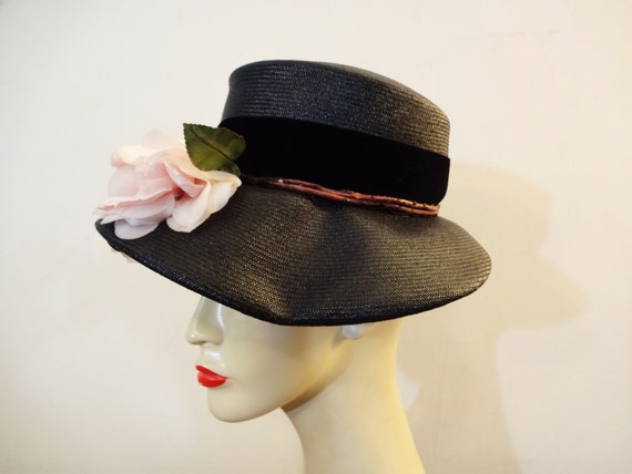 SMALL BRIM HAT MODEL 650349 IN BLACK WOVEN STRAW