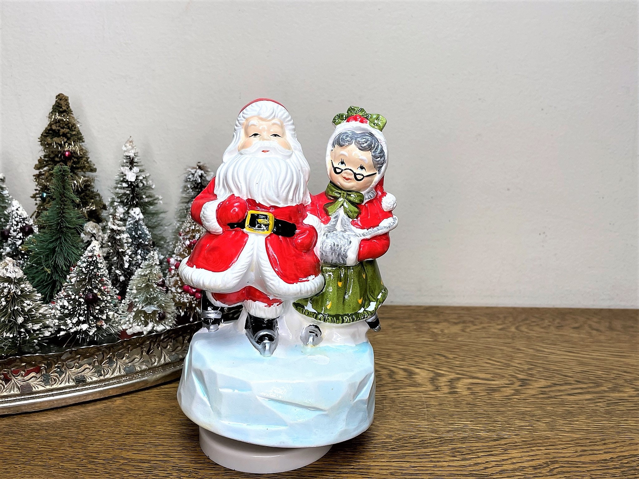 ロイヤル　アルバード　 MUSIC BOX　サンタとクリスマスツリー ロイヤルアルバード MUSIC BOXサンタとクリスマスツリー