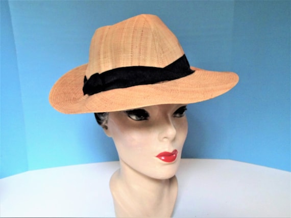 Snappy 1930's/1940's Fine Straw Fedora Hat - Vint
