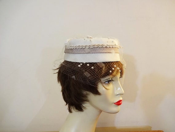 Vintage Birdcage Hat - Cream - Mid Century Bridal Hat  display picture 1
