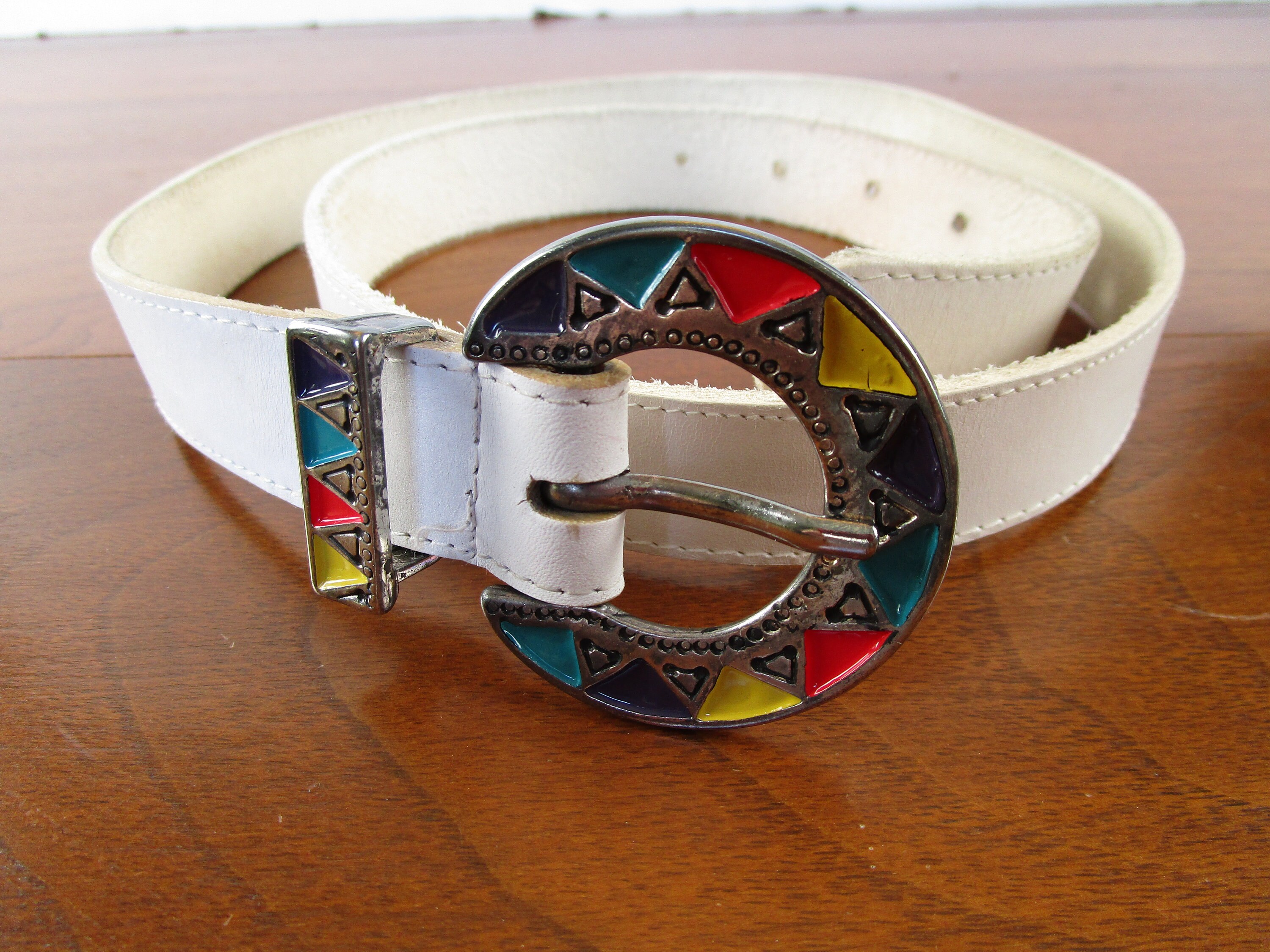 Vintage White Leather Belt With Colorful Enamel Buckle  display picture 3