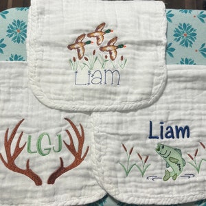 Custom Muslin Burp cloths embroidered/personalized/baby gift/Multiple Colors available/Ducks/Bass/Antlers