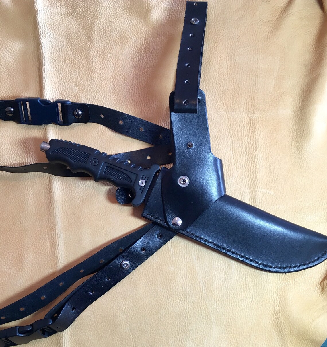 DKM Leathers Thigh Carry Knife Sheath System by Etsy