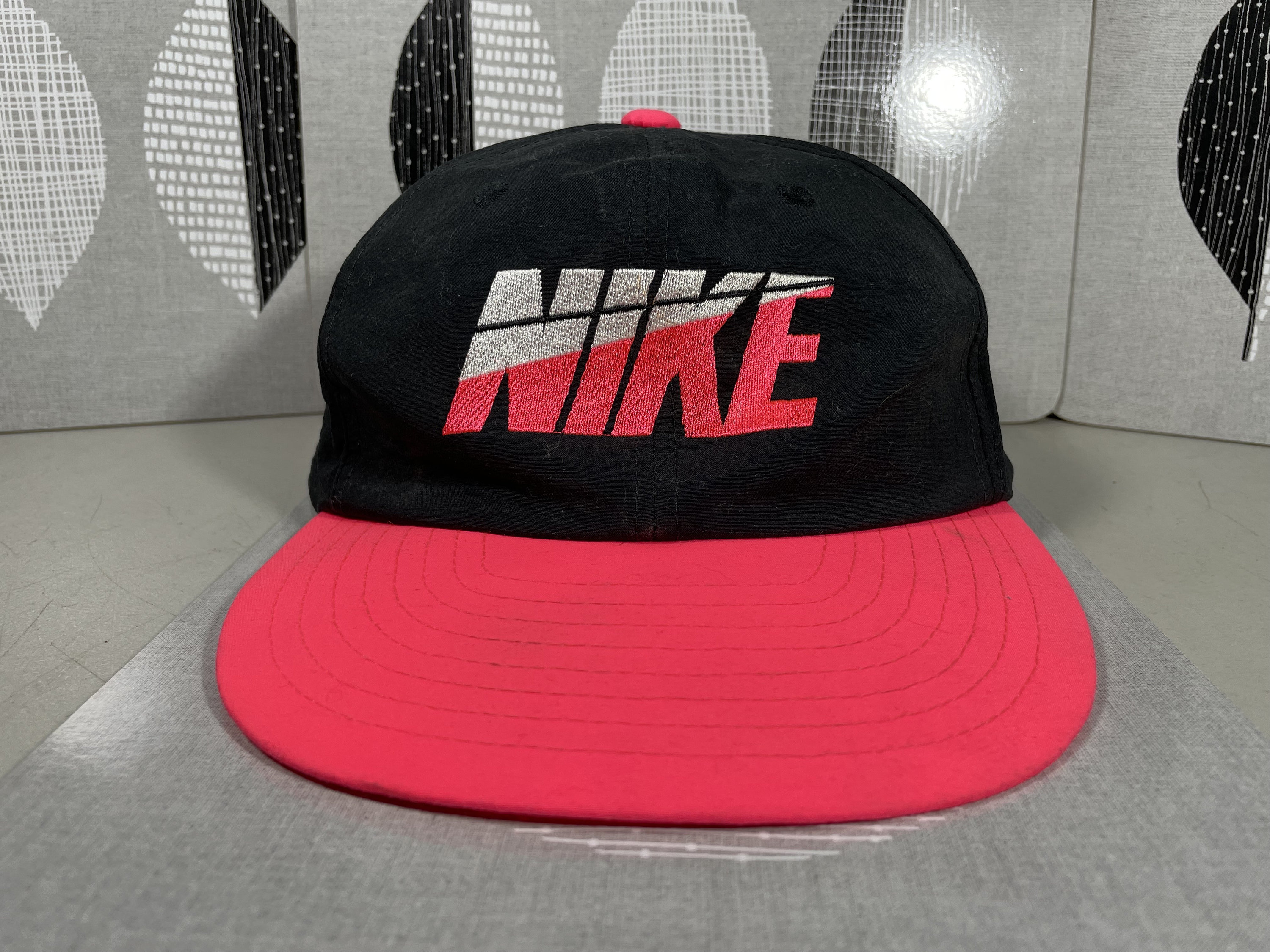 Neon pink nike hat hot sale