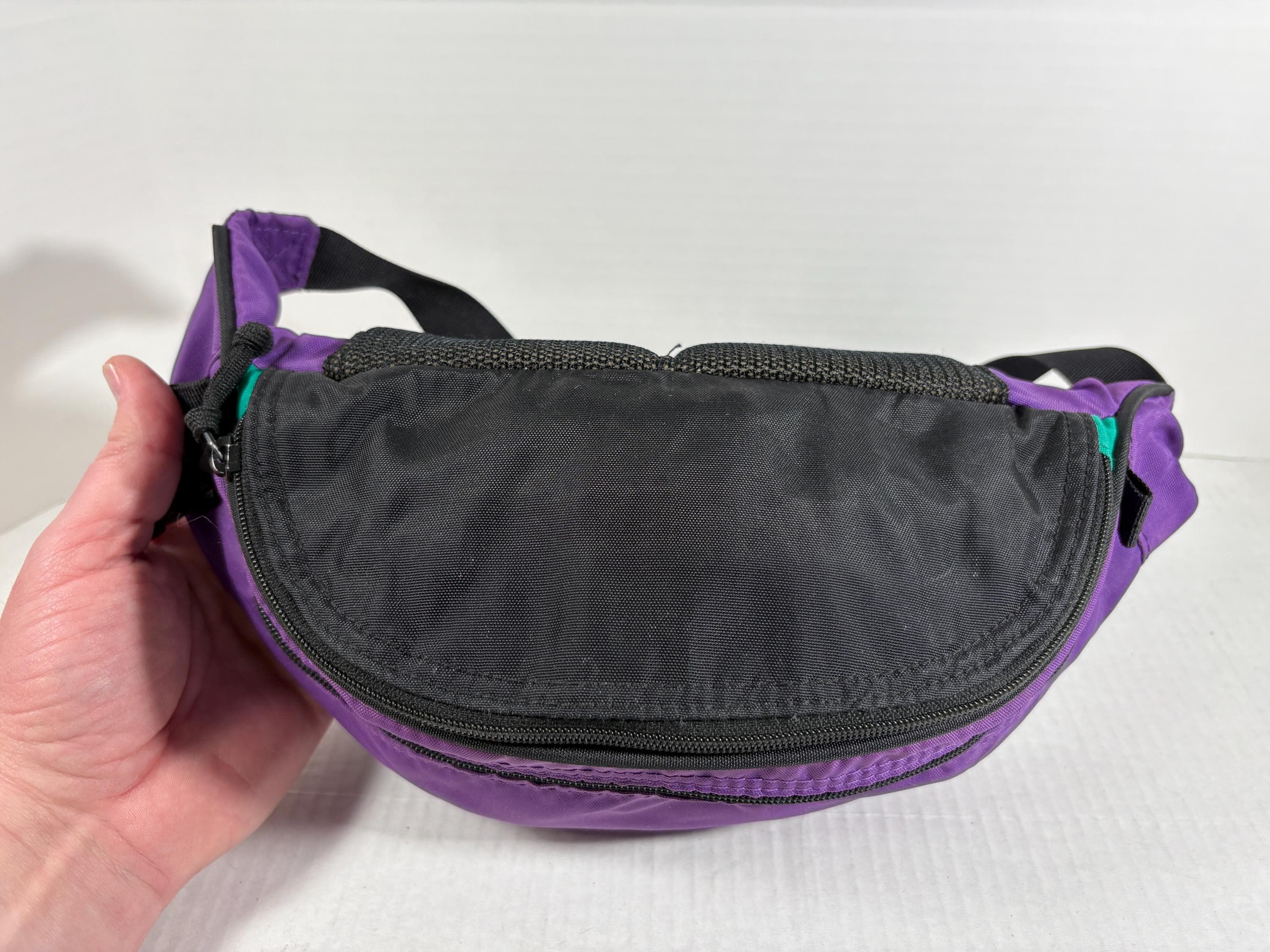 Vintage Eddie Bauer Fanny Pack Purple Expandable Waist Lumbar Bag