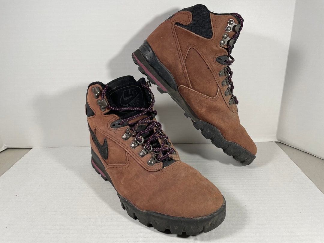 dark brown nike boots