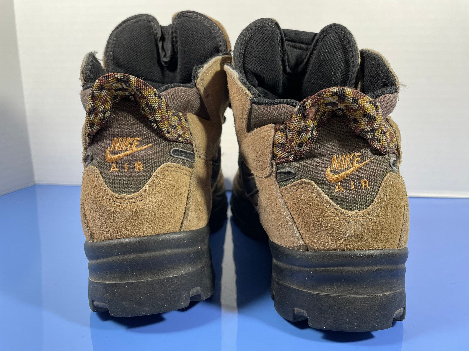 acg brown boots