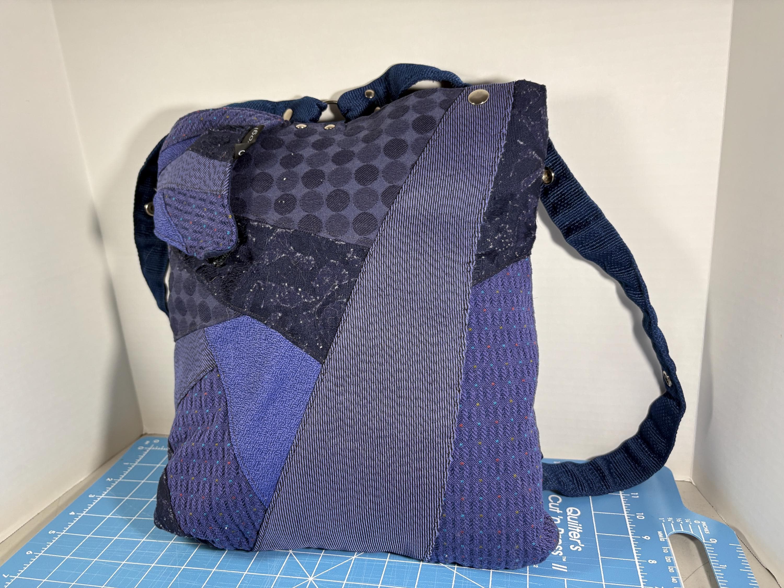 Vintage Carogi Backpack: Blue Patchwork Tote Bag Carson  display picture 2