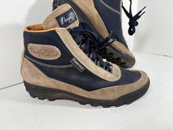 Vintage Vasque Skywalk Hiking Boots: Goretex Ankle Boots 