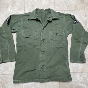Vintage Military Shirt Sateen Army Olive Green Patches OG 107 Class I 70’s Medium Made in USA