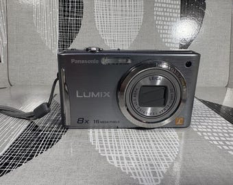 LUMIX Panasonic DMC-FH27: Cámara digital con objetivo Leica