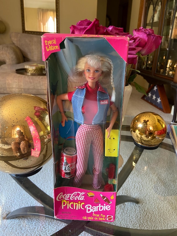 1997 Coca Cola Picnic Barbie Special Edition Mattel Unopen/unused