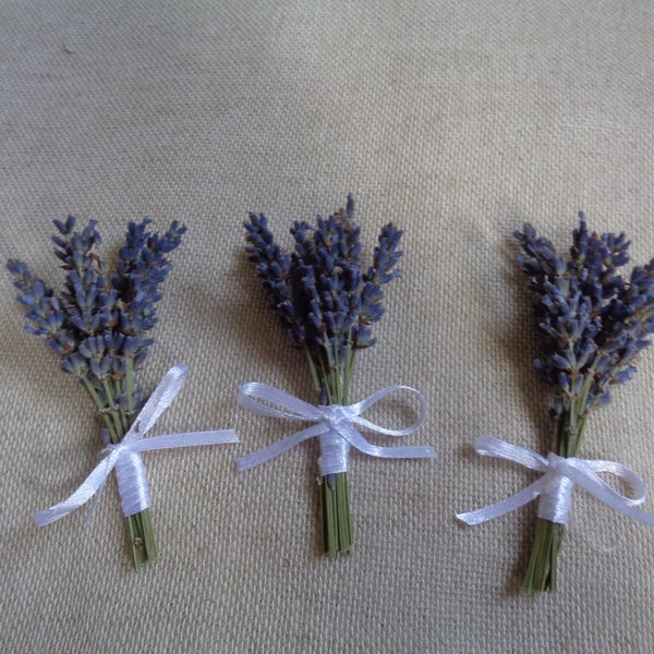 Einfache rustikale getrocknete Lavendel Boutonnieres Set - 6 Bräutigam Männer Hochzeit Dekor Revers Landhausstil Party dekorative Boutonniere