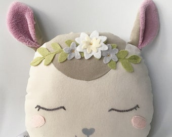 Peluche Faon bohème - Collection Les Iconiques - Coussin/ Doudou pour enfant Caro & Zolie