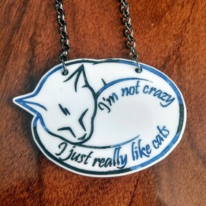 Collar de la señora del gato loco