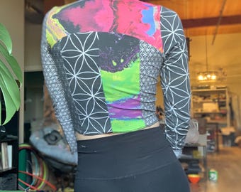 RTS SMALL Comet Mock Neck Crop Top