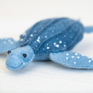 Felt Leatherback Sea Turtle Sewing Pattern - Waldorf style wool felt animal sewing pattern PDF