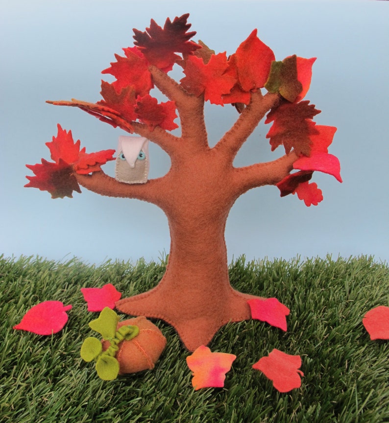 Felt Tree with Owl and Pumpkin Sewing Pattern PDF Autumn Scene image 1