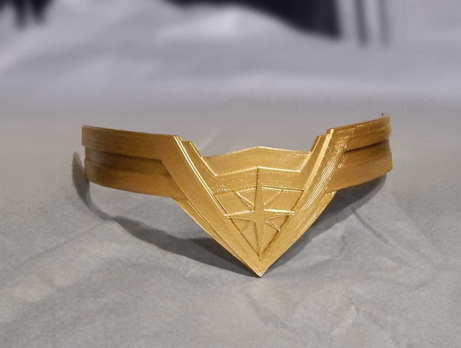Wonder Woman Tiara Amazon.com: DC Comics Wonder Woman Movie Tiara, Gold, One  main image 2