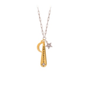 Personligt tvåfärgat sterlingsilverhalsband med måne och kubisk zirkonia med stjärna och tacksamhetslook