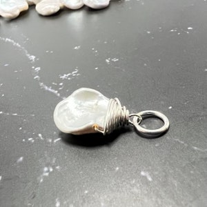 Natürliche weiße Keshi Perle Charme Wechselschmuck