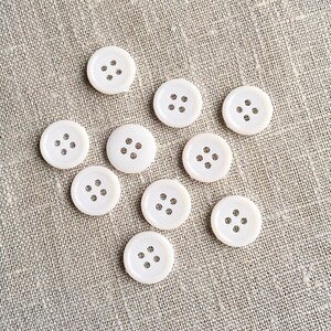 White Buttons zdjęcie 2