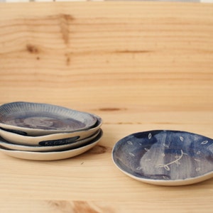 Ring dish Blue decoration Soap dish Stoneware handbuilt little plate Cobalt blue glaze glaze Ready to ship image 2