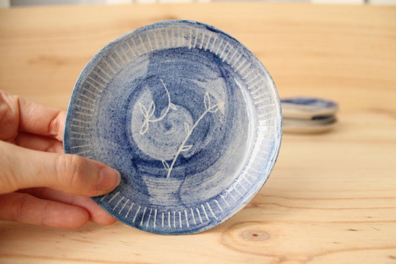 Ring dish Blue decoration Soap dish Stoneware handbuilt little plate Cobalt blue glaze glaze Ready to ship image 3