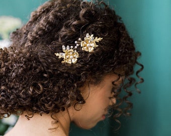 ASHLYN Scattered Crystal & Pearl Wedding Veil – Blair Nadeau Bridal  Adornments