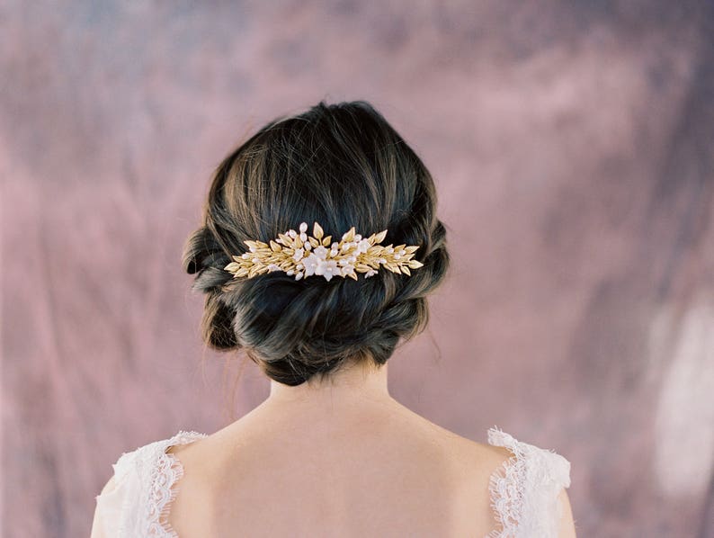White Pearl Comb MARGARITA Brass Leaf Flower Hair Piece Ivory Freshwater Pearl Wedding Headpiece Gold Laurel Leaf Floral Bridal Hair Comb