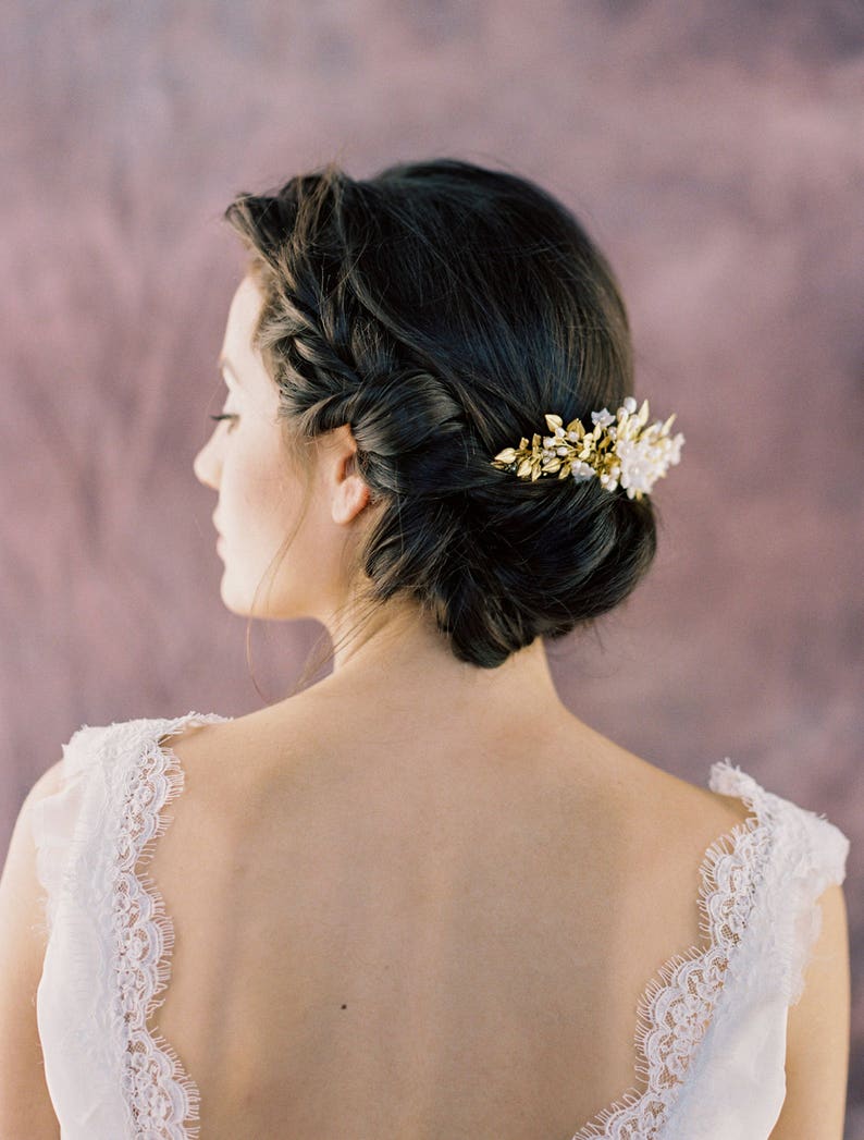 White Pearl Comb MARGARITA Brass Leaf Flower Hair Piece Ivory Freshwater Pearl Wedding Headpiece Gold Laurel Leaf Floral Bridal Hair Comb