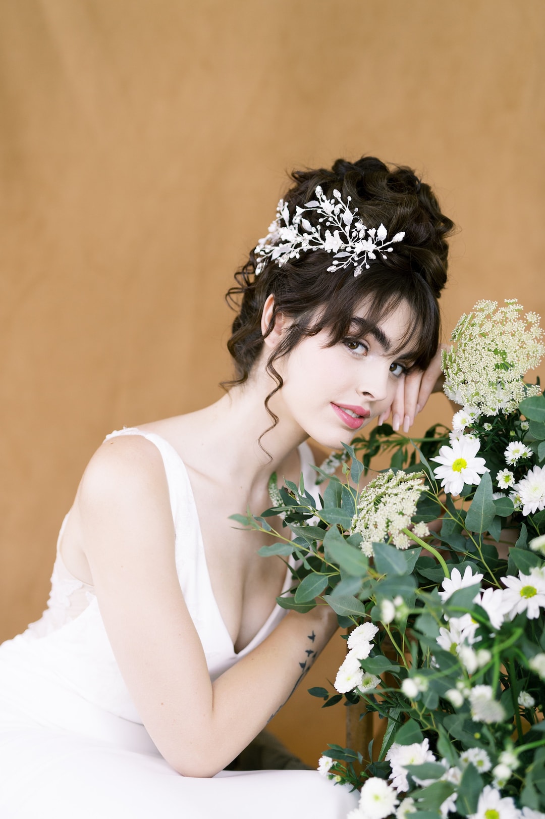 Pearl and Flower Bridal Hair Comb With Crystal Butterflies  display picture 3