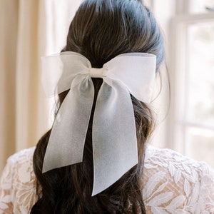 Oversized Bridal Hair Bow, Large Wedding Bow on Clip, Big White Bow on Comb, Headpiece for Wedding Veil, Bridal Shower Accessory, GEORGINA