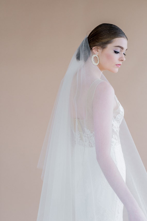 Off sale white veil