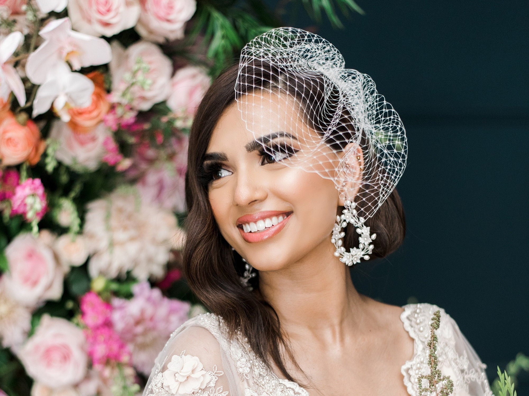 Ivory Bridal Birdcage Veil, White Mini Wedding Veil  display picture 3