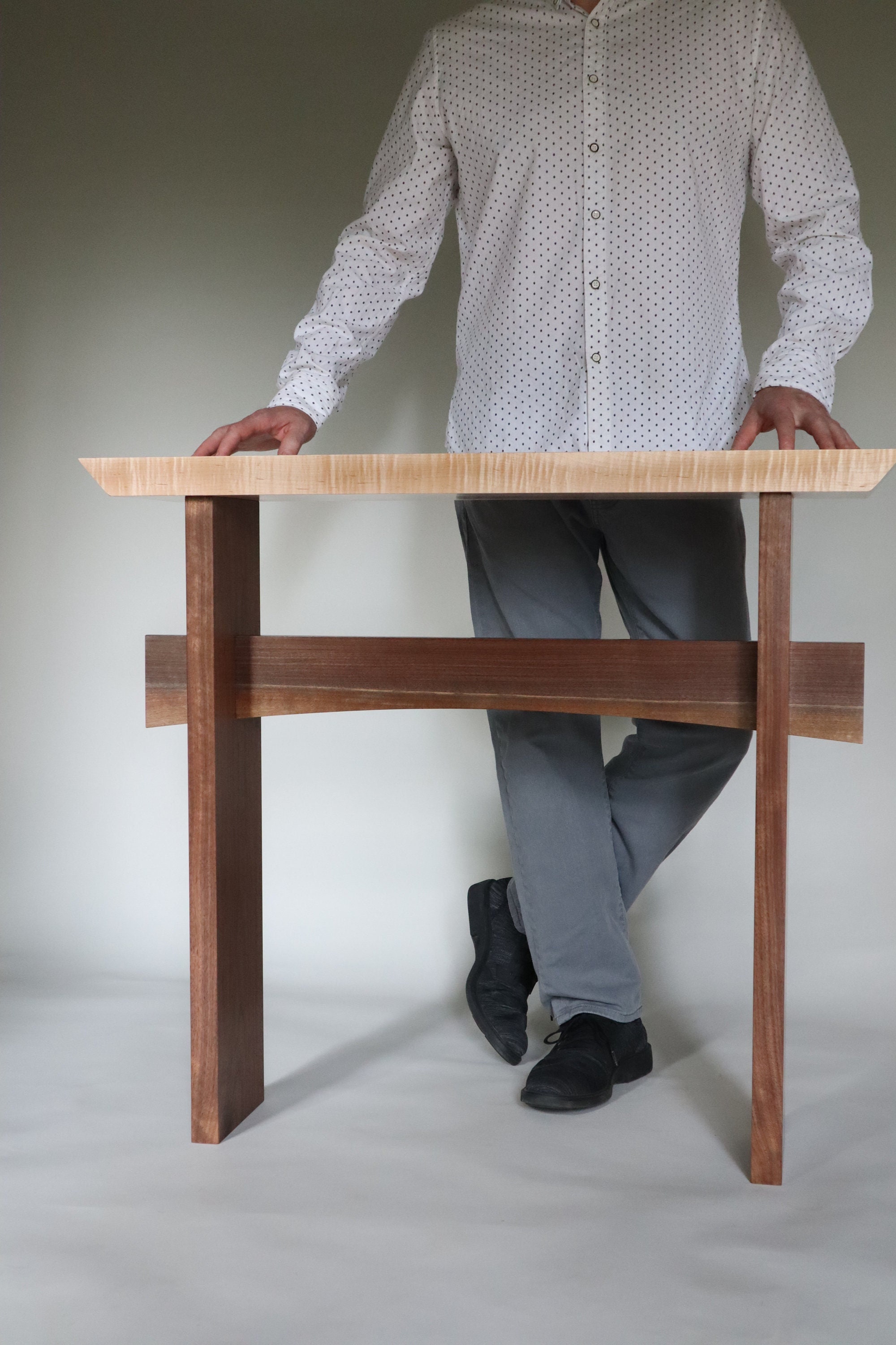 Zen Decor Console Table - Table de Couloir Étroit en Érable Tigre et Noyer - Meubles d'art Minimalis