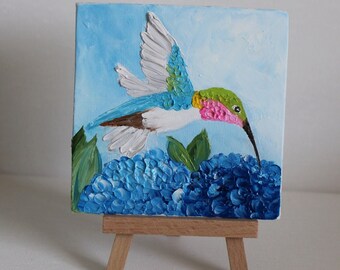 Panneau miniature 4 x 4 po. Colibri et hortensia, empâtement à l'huile, colibri avec chevalet, boîte cadeau