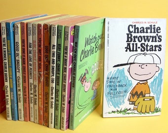 Vintage Peanuts, Charlie Brown and Snoopy, Book Lot, Snoopy Books, Charlie Brown Books, Charles M Schulz, Vintage Cartoons, Comic Books