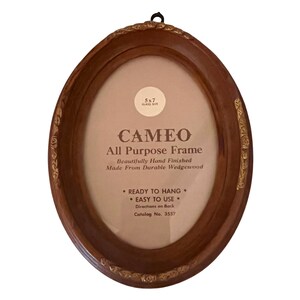 Vintage Oval Picture Frame with Gold Garland Detail