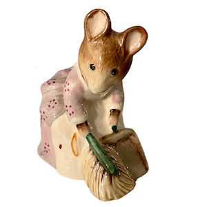 Vintage Hunca Munca Sweeping Beatrix Potter Figurine