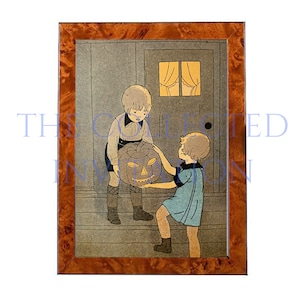 Puede incluir: Dos niños, uno sosteniendo una calabaza tallada, se paran en un escalón de porche. El niño de la izquierda lleva una camisa y pantalones marrones. El niño de la derecha lleva un vestido azul. El porche está decorado con una puerta marrón y una ventana con una luz amarilla que brilla a través.