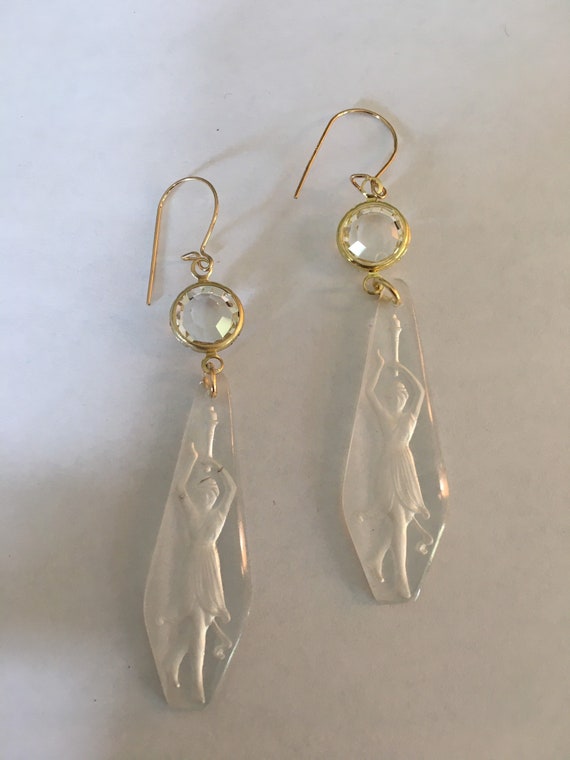 Isadora antique jewelry deals