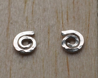 Small sterling silver spiral stud earrings 5.5mm stud earring tiny studs hammered earrings little silver earrings swirl earrings