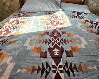 Aztec Fleece Blanket in Beach: Queen Size Southwestern Camp Blanket, Throw, Geometric