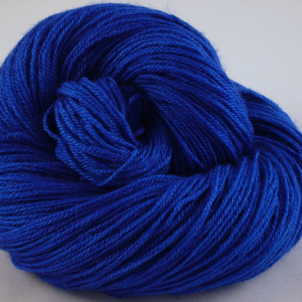 Mano tinto peso calzino Merino Superwash con Nylon e cashmere - elettrico