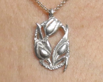 Three Tulips Pendant in Sterling Silver with Patina - Dainty Floral Pendant with a Bouquet of Tulip Flowers - Handmade 925 Silver Necklace